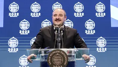 Bakan Varank: Yakın bir zamanda Türkiye'nin uzaya göndereceği insanları seçmek üzere duyuruya çıkacağız