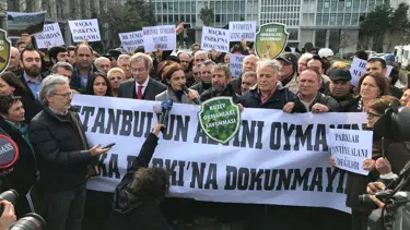 İBB önünde Maçka Parkı protestosu