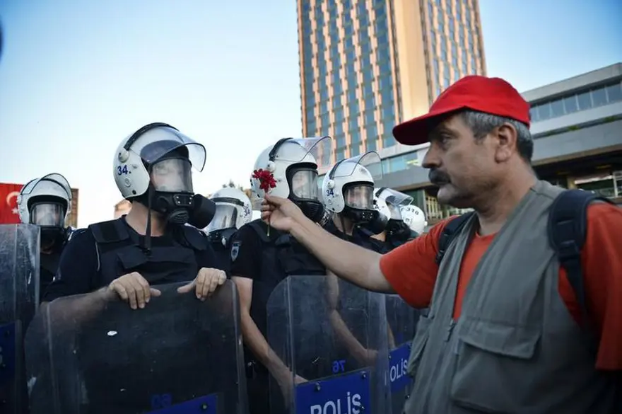 Taksim'de gerginlik 8