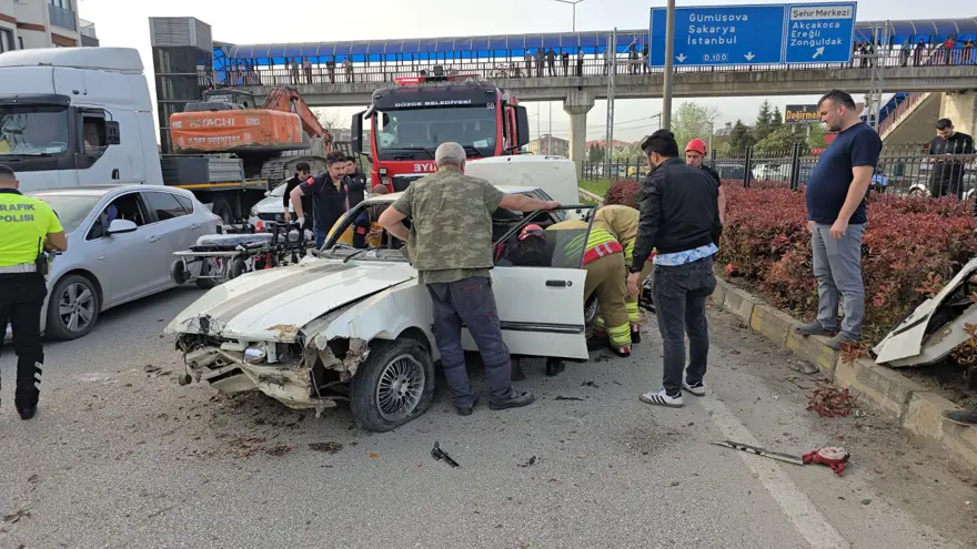 İftar yolunda kaza: 1’iağır 2 yaralı 1