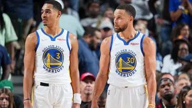 Golden State Warriors NBA finaline bir maç uzaklıkta