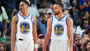 Golden State Warriors NBA finaline bir maç uzaklıkta Golden State Warriors NBA finaline bir maç uzaklıkta