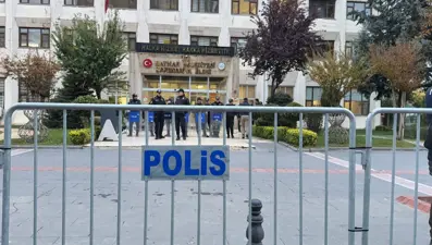 Üç belediyeye kayyum ataması