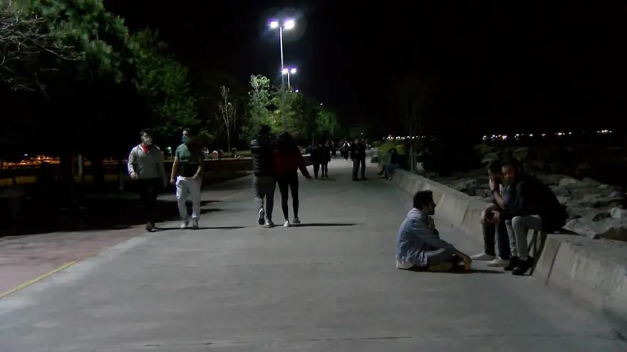 Kartal Sahili’nde yasağa rağmen piknik yaptılar 4