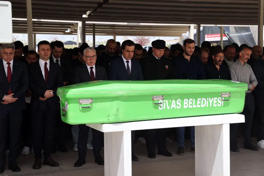 Vahşice öldürülen iki kardeş son yolculuklarına uğurlandı 4