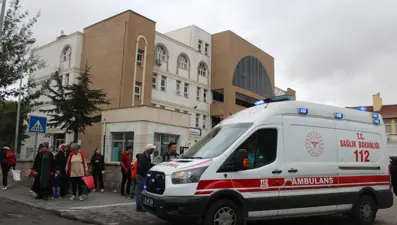 Yangın alarmı izdihama neden oldu: 14 öğrenci yaralı