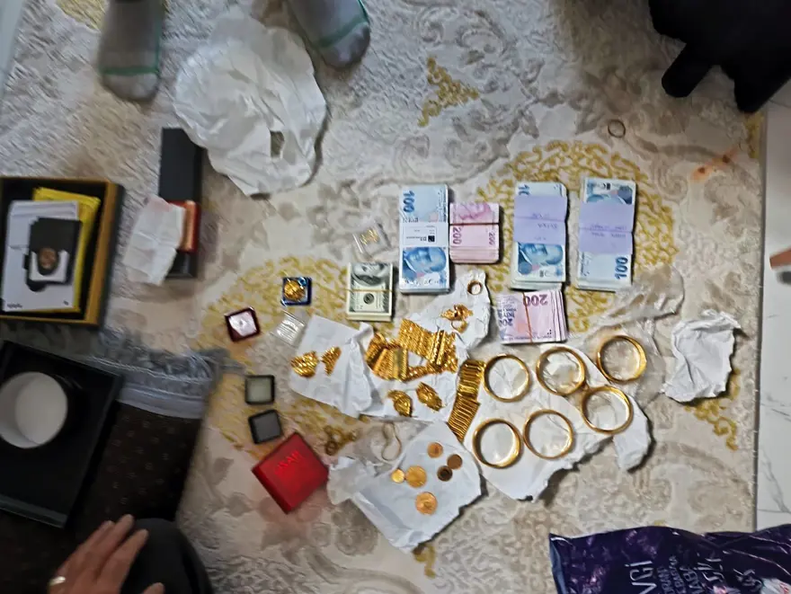 ALTINLAR, CİPLER, VİLLALAR... 3