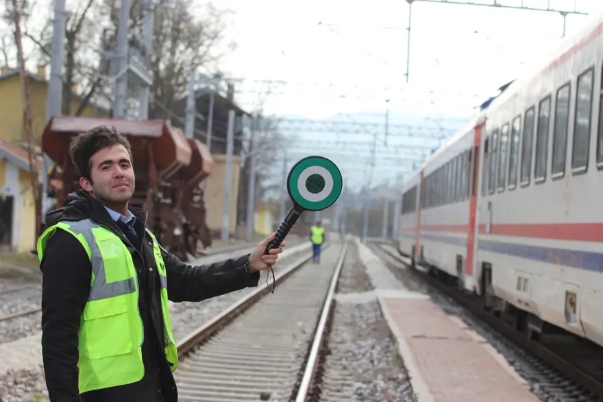 piribeyler tren istasyonu, bursa tren istasyonu 