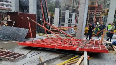 Muğla'da feci olay | İnşaatta çelik kalıp işçilerin üzerine düştü: 1 ölü, 1 yaralı