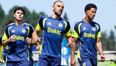 Fenerbahçe'de yeni transfer sakatlandı, sedyeyle çıktı