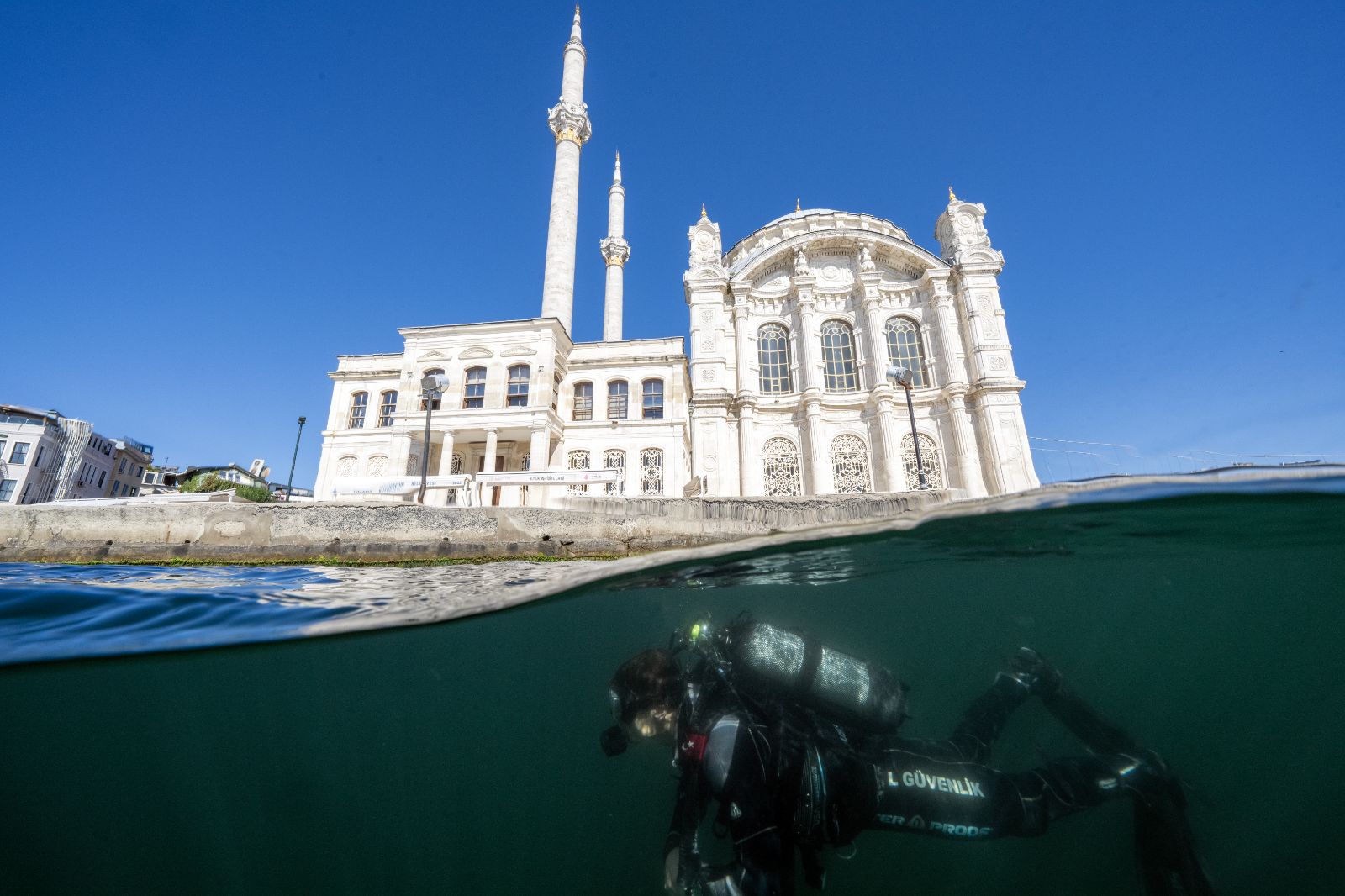 İstanbul Boğazı su altı kamerasıyla görüntülendi