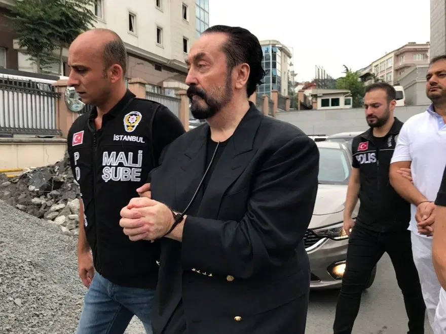Adnan Oktar'ın dijital deposuna baskın 