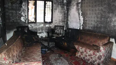 Molotof evi kül etti