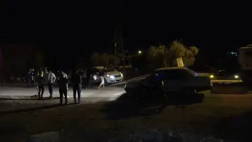 Kontrolden çıkan araç zeytin tarlasına girdi