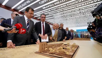 Antik Çağ'dan Günümüze 3 İstanbul 1 Tarihi Yarımada sergisi açıldı