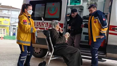 Uyuz olan çift, hayvanlarda kullanılan kremi sürünce hastanelik oldu