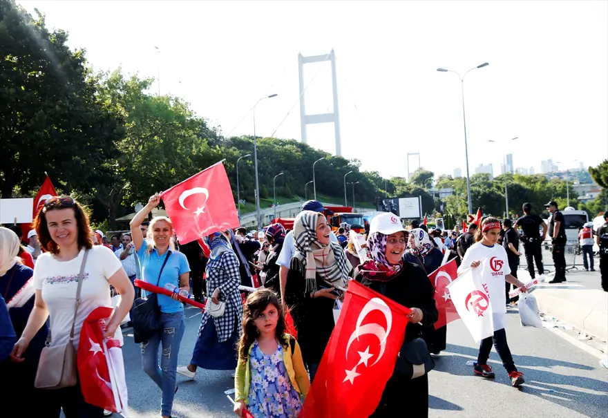 Köprüde Milli Birlik Yürüyüşü 30 Köprüde Milli Birlik Yürüyüşü 30