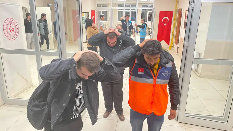 KYK yurtlarında eş zamanlı deprem tatbikatı 68