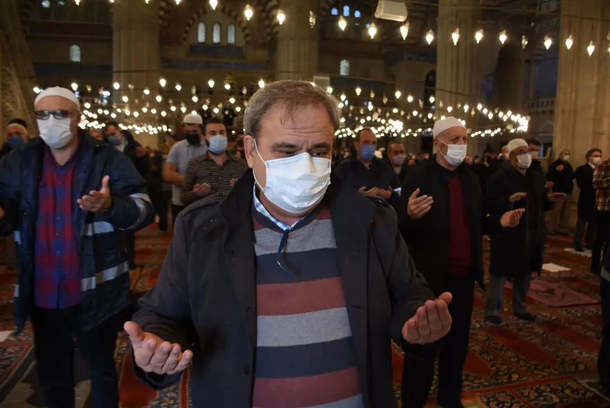 Cuma namazının ardından 'Yağmur duası' yapıldı 10