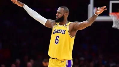 LeBron James devam dedi: Bu sezon yine parkede olacak