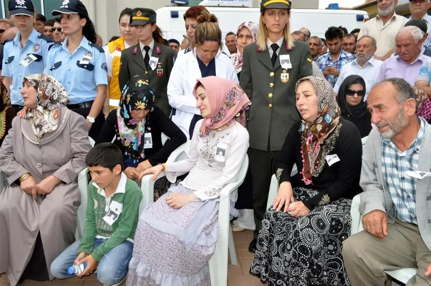 Türkiye şehitlerini uğurluyor 8