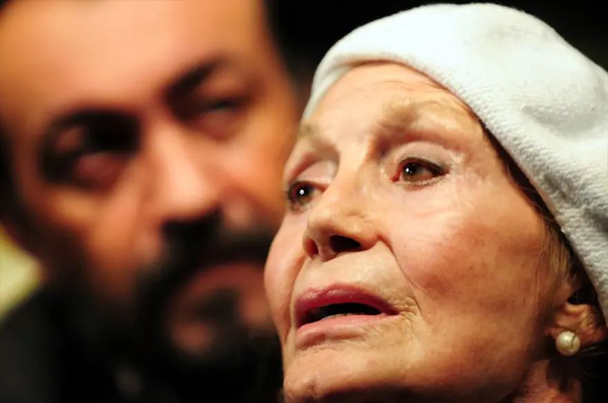 Usta sanatçı Yıldız Kenter son yolculuğuna uğurlandı 29