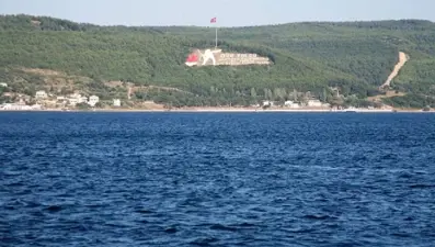 Çanakkale Boğazı'nda arızalanan gemi kurtarıldı