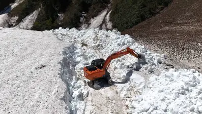 Yayla yollarında karla mücadele devam ediyor
