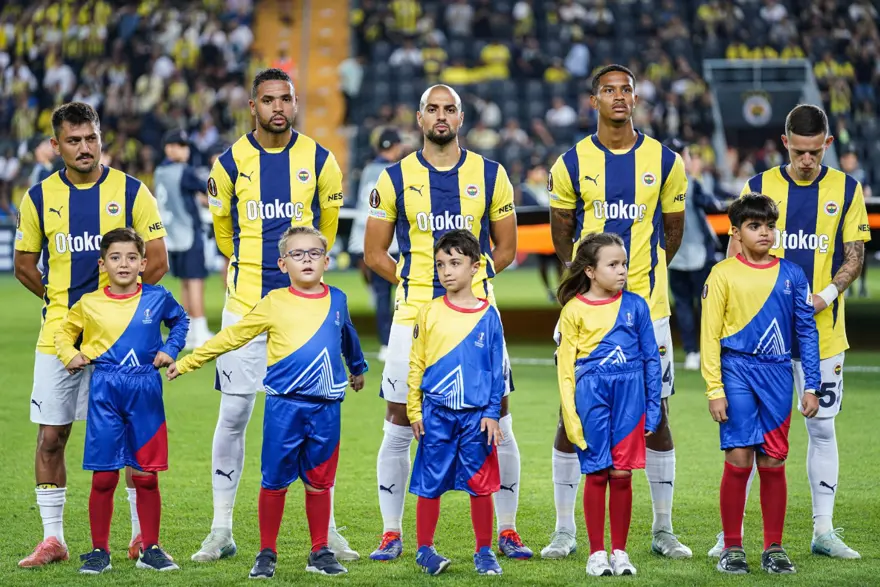 Fenerbahçe Avrupa Ligi'ne galibiyetle başladı: Kadıköy'de 3 gol 2 kırmızı kart! 29