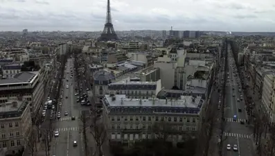Paris'te referandum: 500 cadde trafiğe kapatılacak