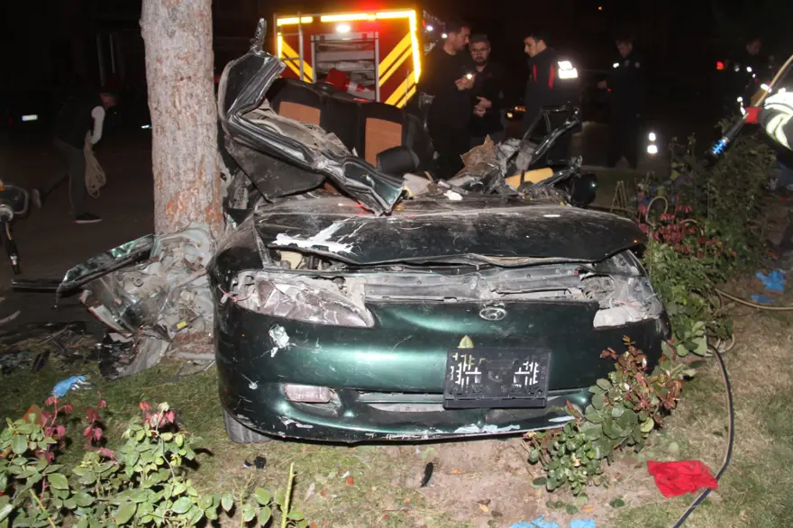 Konya'da feci kaza: Yanından geçtiği aracın aynasına çarpınca kontrolden çıktı 