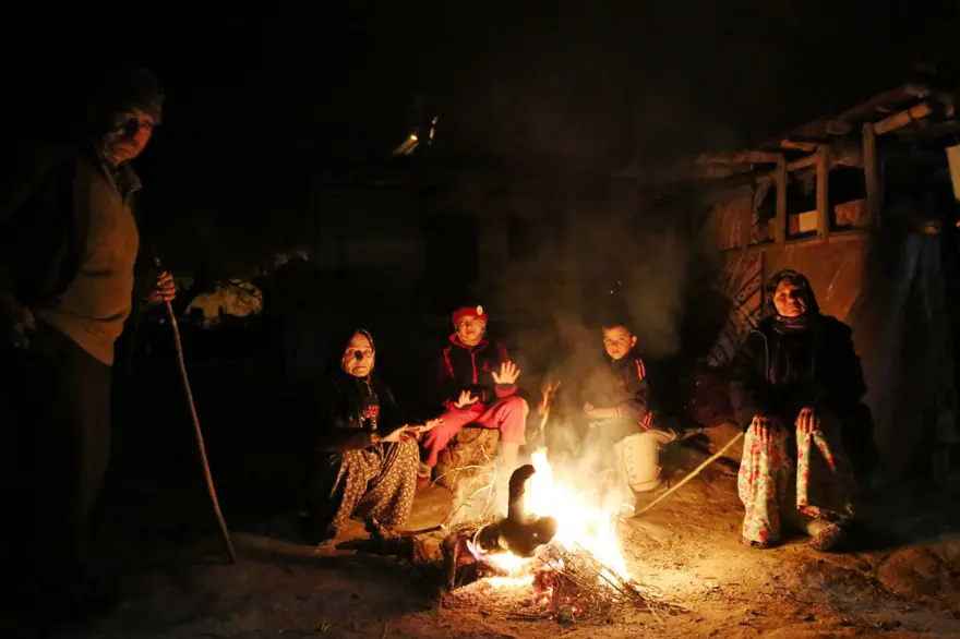 Manisa'da deprem nöbeti 9