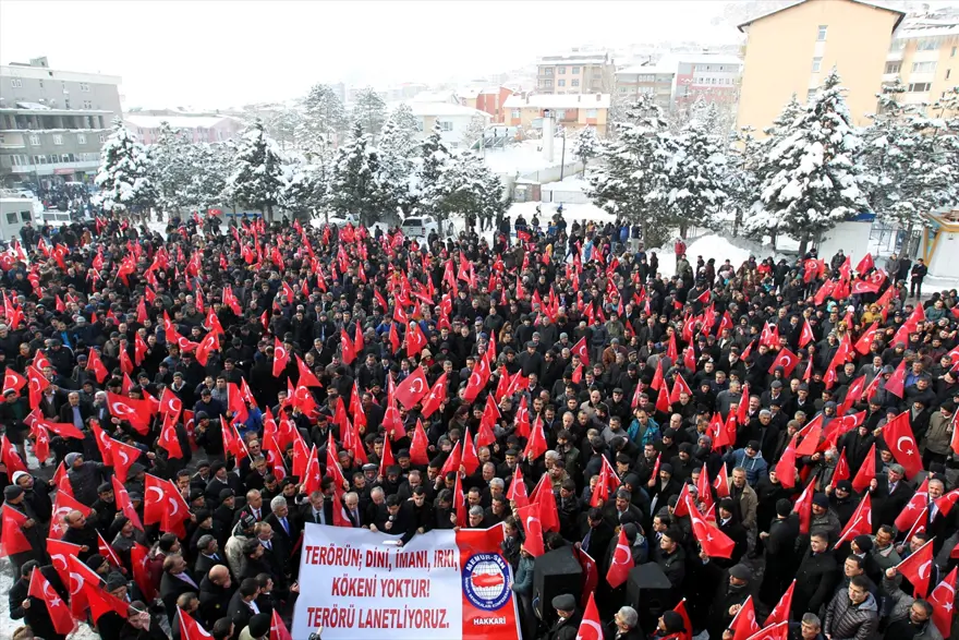 Van, Hakkari ve Bingöl'de terör saldırıları protesto edildi 2