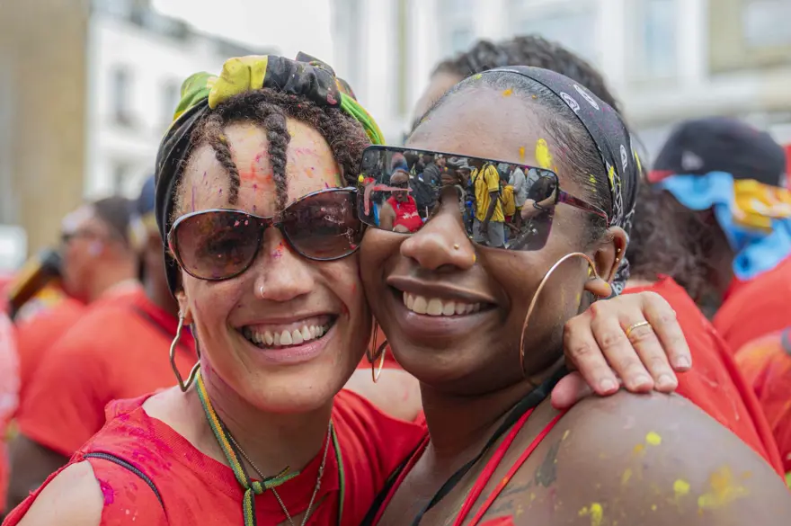 İngiltere'de düzenlenen Notting Hill Karnavalı'ndan renkli görüntüler 6 İngiltere'de düzenlenen Notting Hill Karnavalı'ndan renkli görüntüler 6
