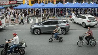 Çin'de imalat 3 aydır daralıyor