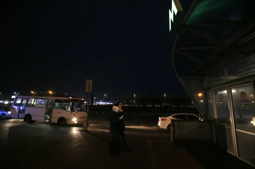 Kiev'de yaşayanlar şehri terk ediyor 11