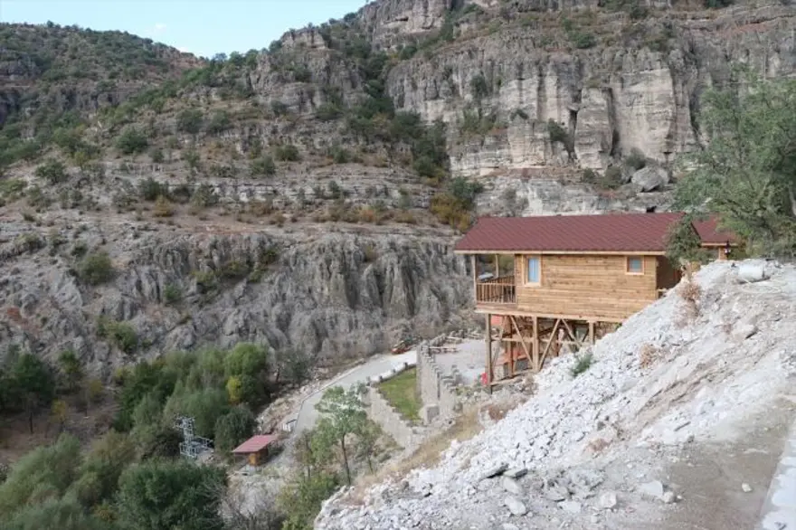 bolu seben, kaya evleri, bungalov evler, bolu'da konaklama, bolu kaya evler 11