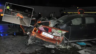 Karşı şeride geçen otomobil kamyonetle çarpıştı: 5 ölü, 6 yaralı