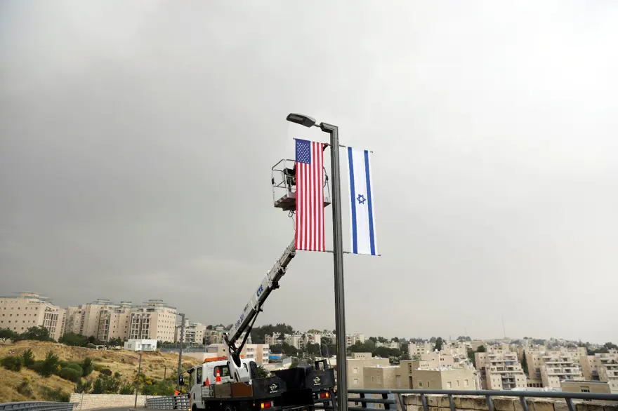 Kudüs'te ‘ABD Büyükelçiliği’ levhaları asıldı 7