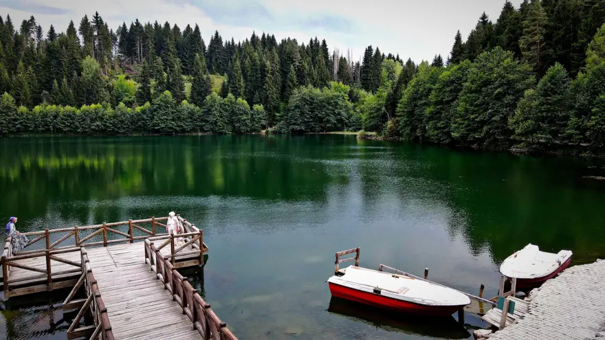 Doğanın kalbinde huzur: Karagöl ziyaretçilerini mest etti 2