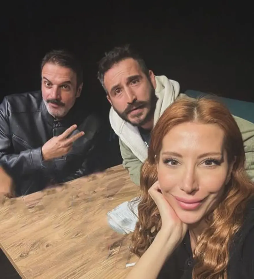 Ufuk Özkan sahnelere döndü: Günler sonra ilk poz 5 Ufuk Özkan sahnelere döndü: Günler sonra ilk poz 5