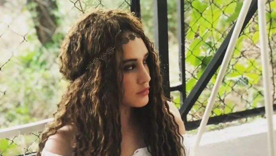 Zeynep Koçak yaşadığı zorbalığı ilk kez anlattı: Çirkin ve değersiz olduğuma inandım 3 Zeynep Koçak yaşadığı zorbalığı ilk kez anlattı: Çirkin ve değersiz olduğuma inandım 3