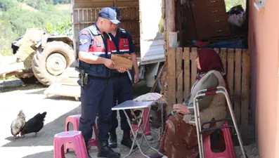 'Parmak izi alacağız' diyerek altınlarını çaldı