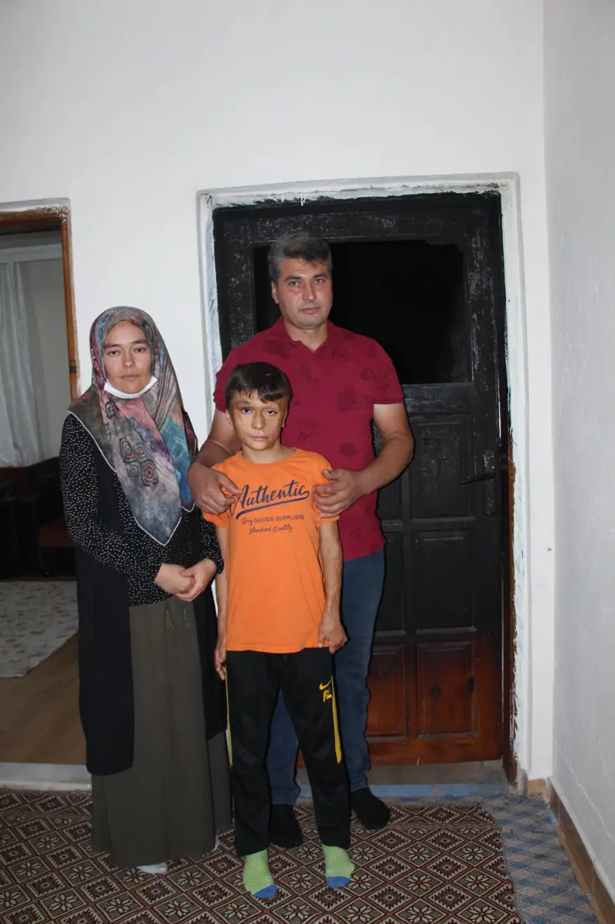 8 yıl önce yanan odayı dava bitmediği için külleriyle kilitli tutuyorlar 8