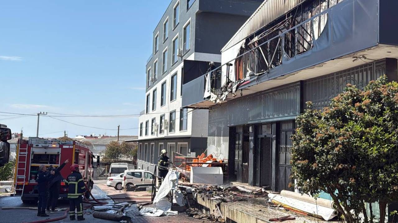 Kocaeli'de iş yerinde yangın: Bir kişi dumandan etkilendi