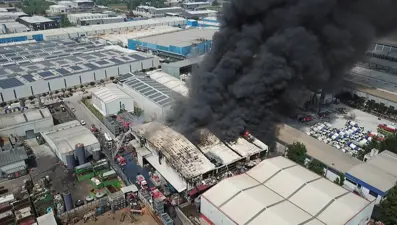 Kocaeli'de boya ve metal kaplama fabrikasında yangın