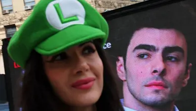 Yakışıklı katilin hayranlarından rekor bağış