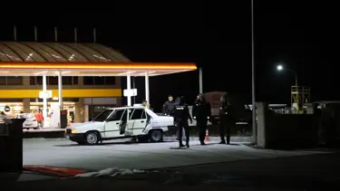 Alkollü sürücü hem aracı hem de arkadaşını bırakıp kaçtı