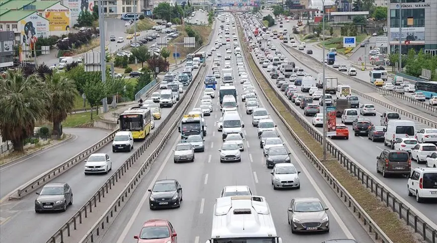 Trafikte yeni cezalar: Ehliyetlerine el konulacak 2
