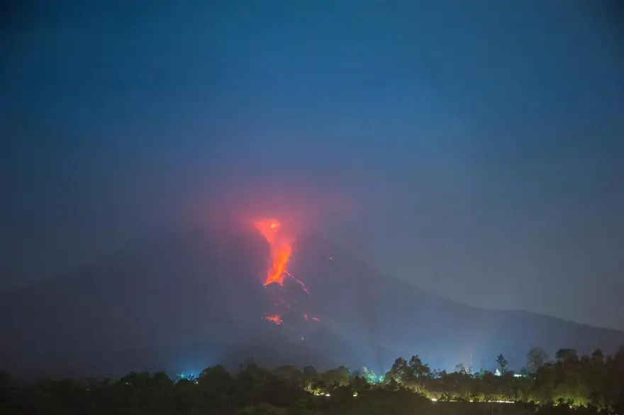 Sinabung Yanardağı'nda patlama 5